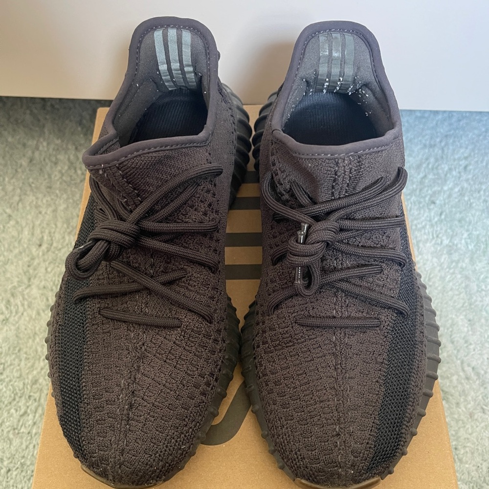 Yeezy 350 V2 Cinder